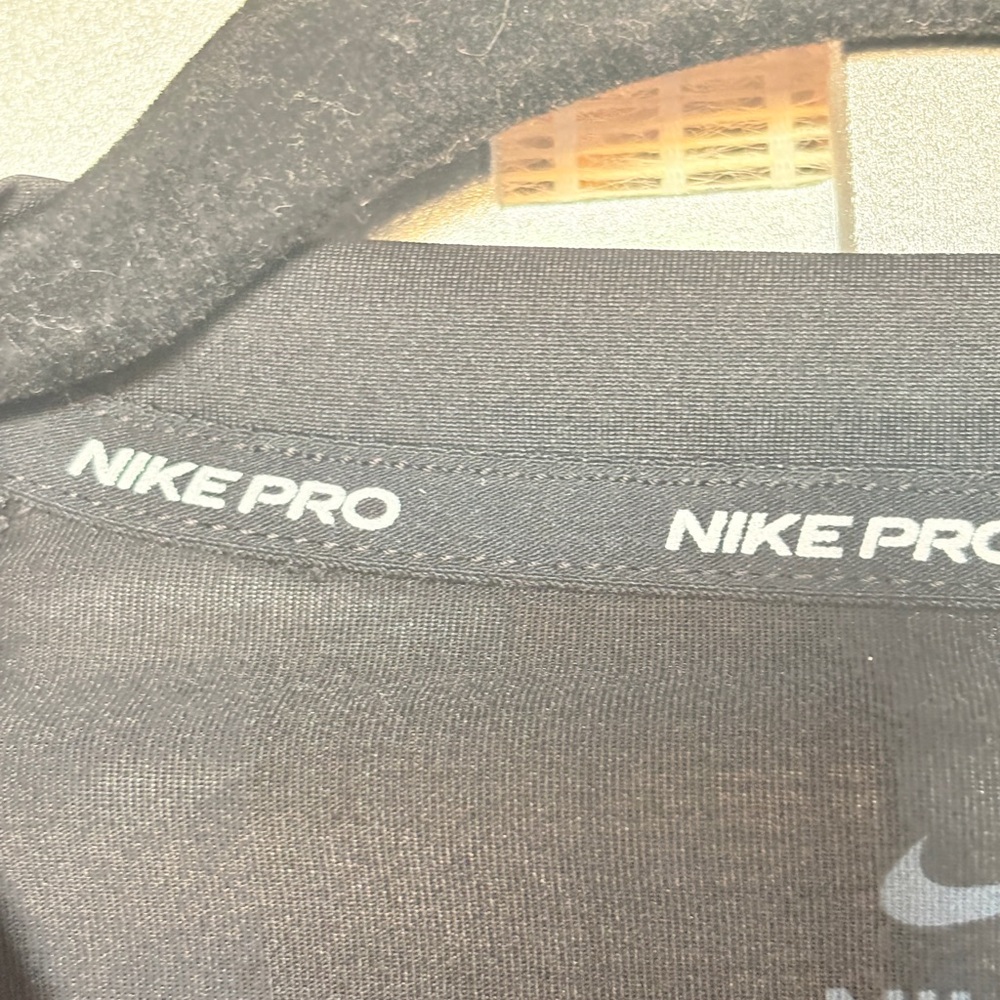 Nike Men's Charcoal Short Sleeve Tee - Picture 4 of 6